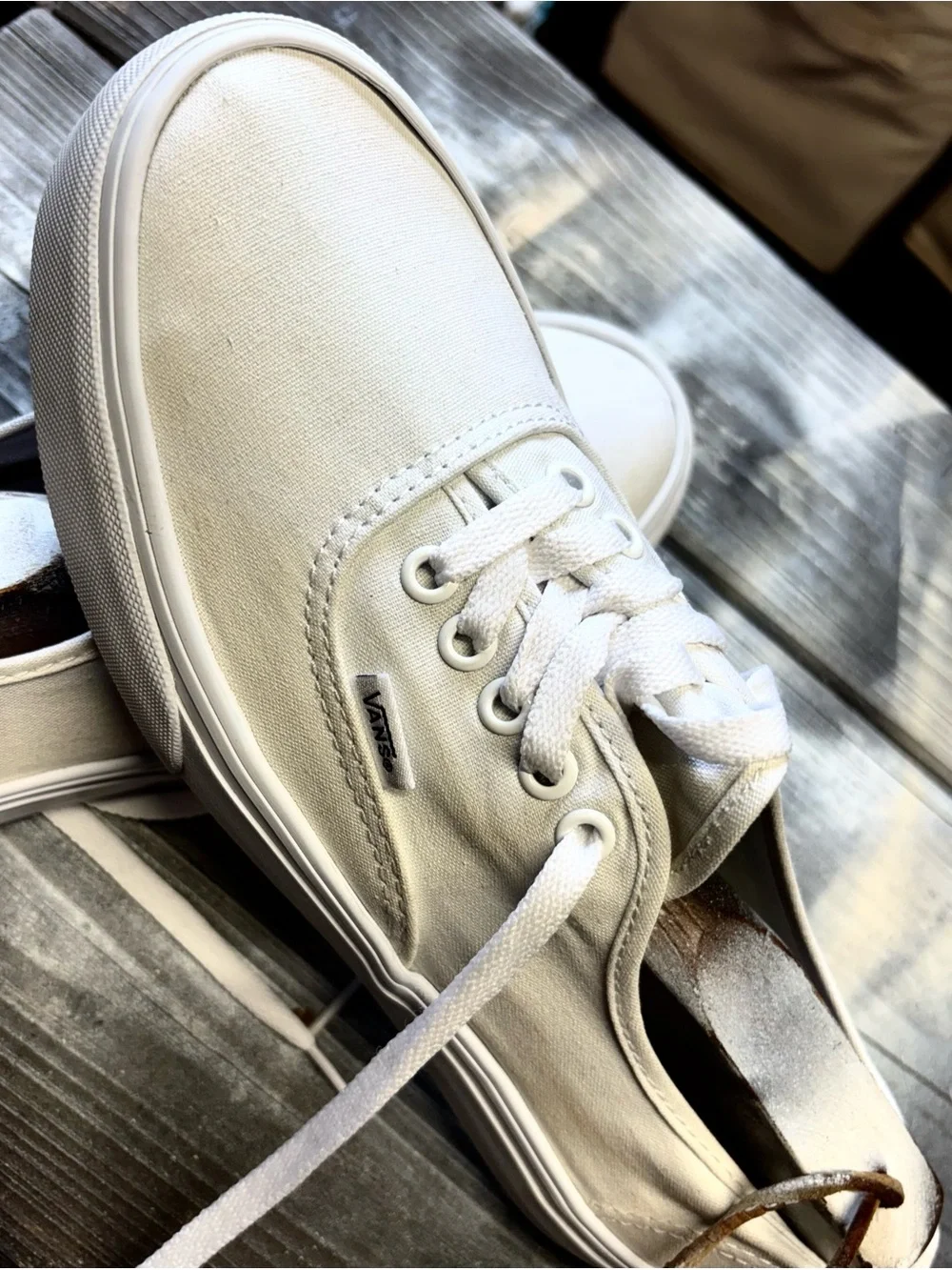 White Vans sneakers #skateboarding #classic size women’s 10 good condition